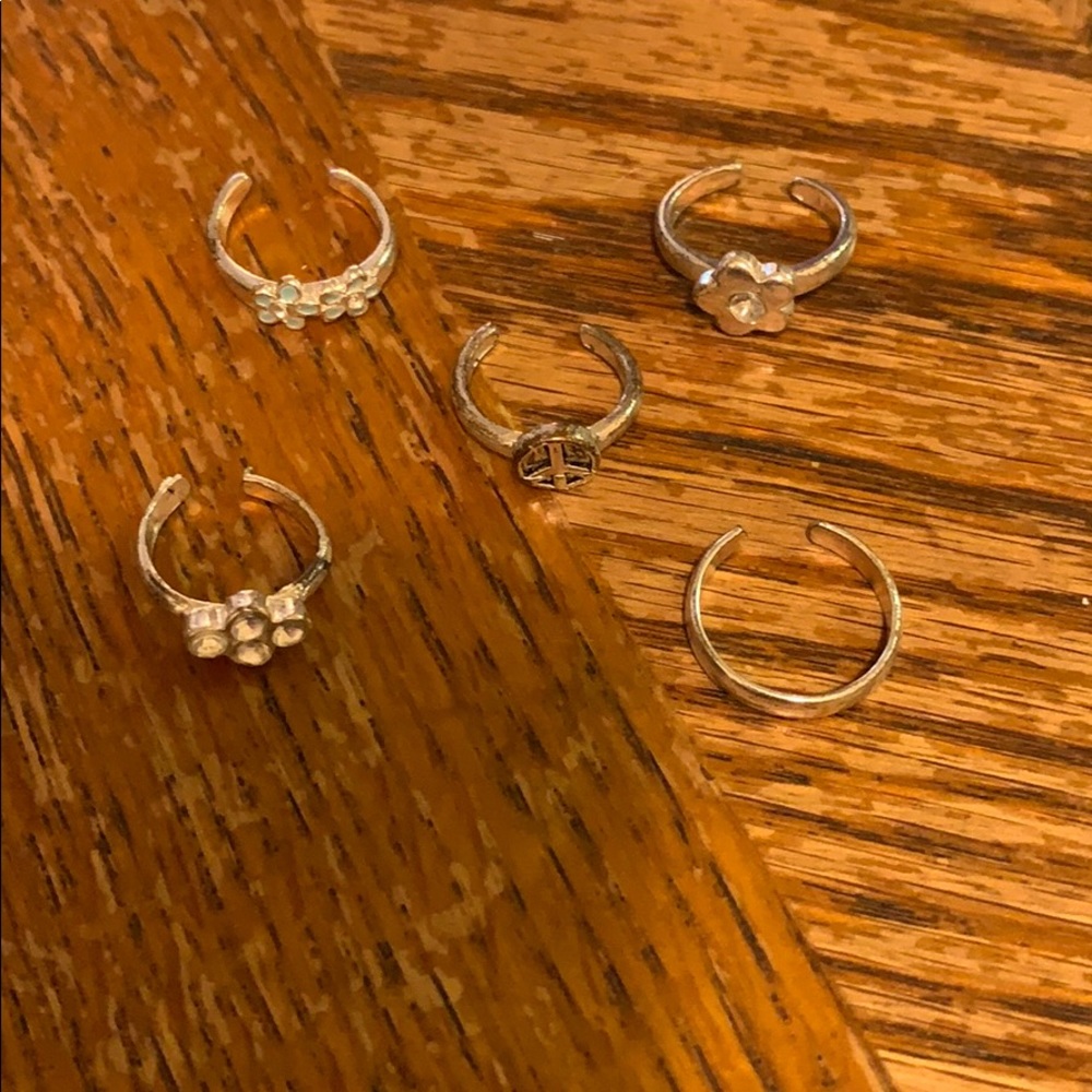 5 for $5.    5 toe rings